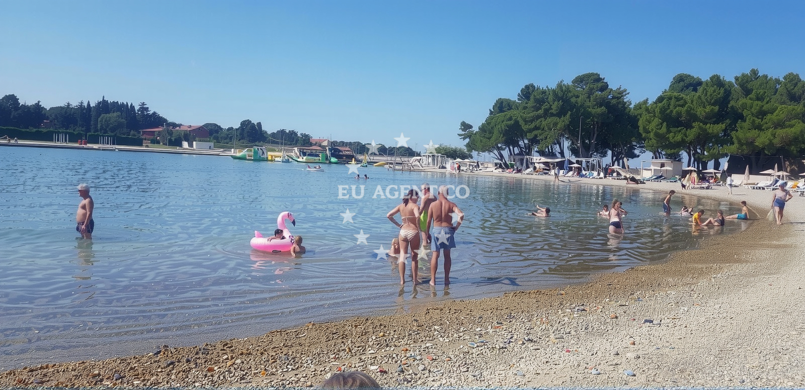 Shoreline and swimming area at Stella Maris Plaza in Stella Maris 8a, Umag