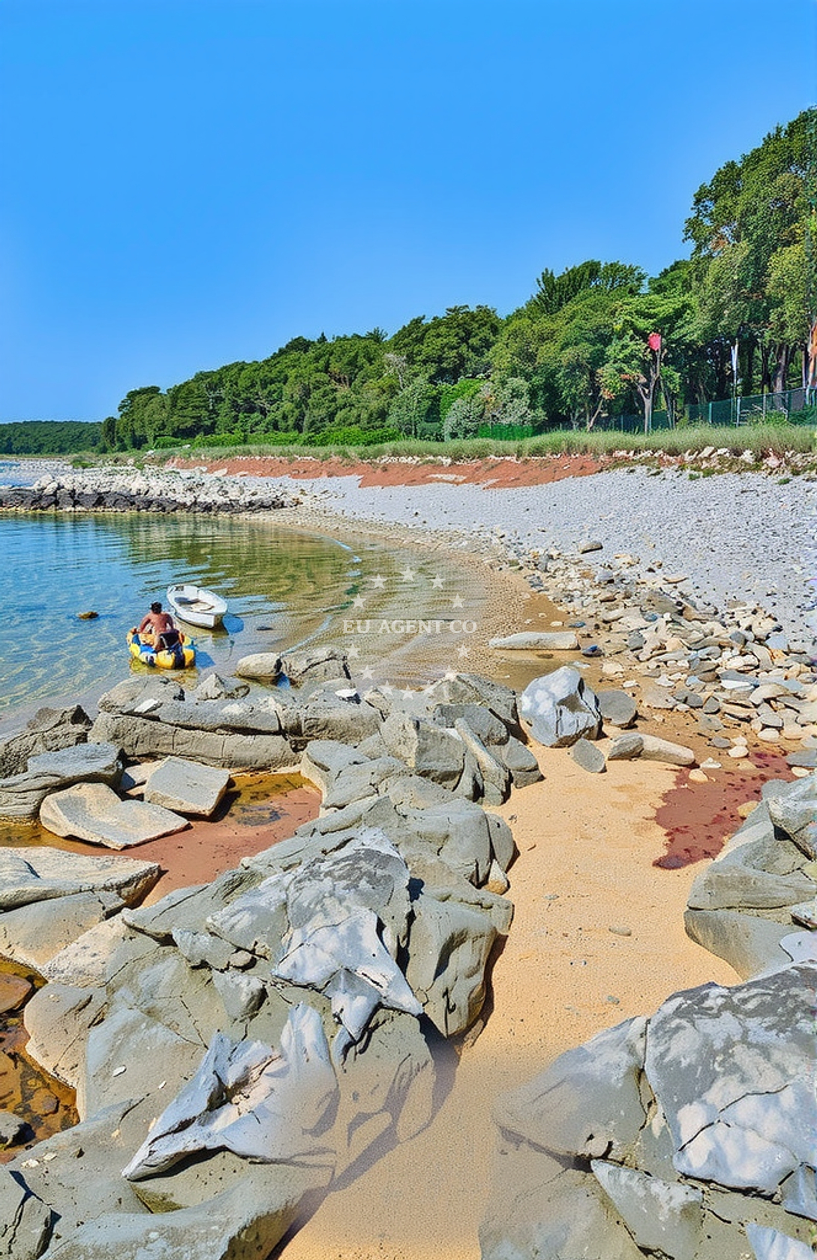 Shoreline and swimming area at Šterna, Šišan Beach in Šterna