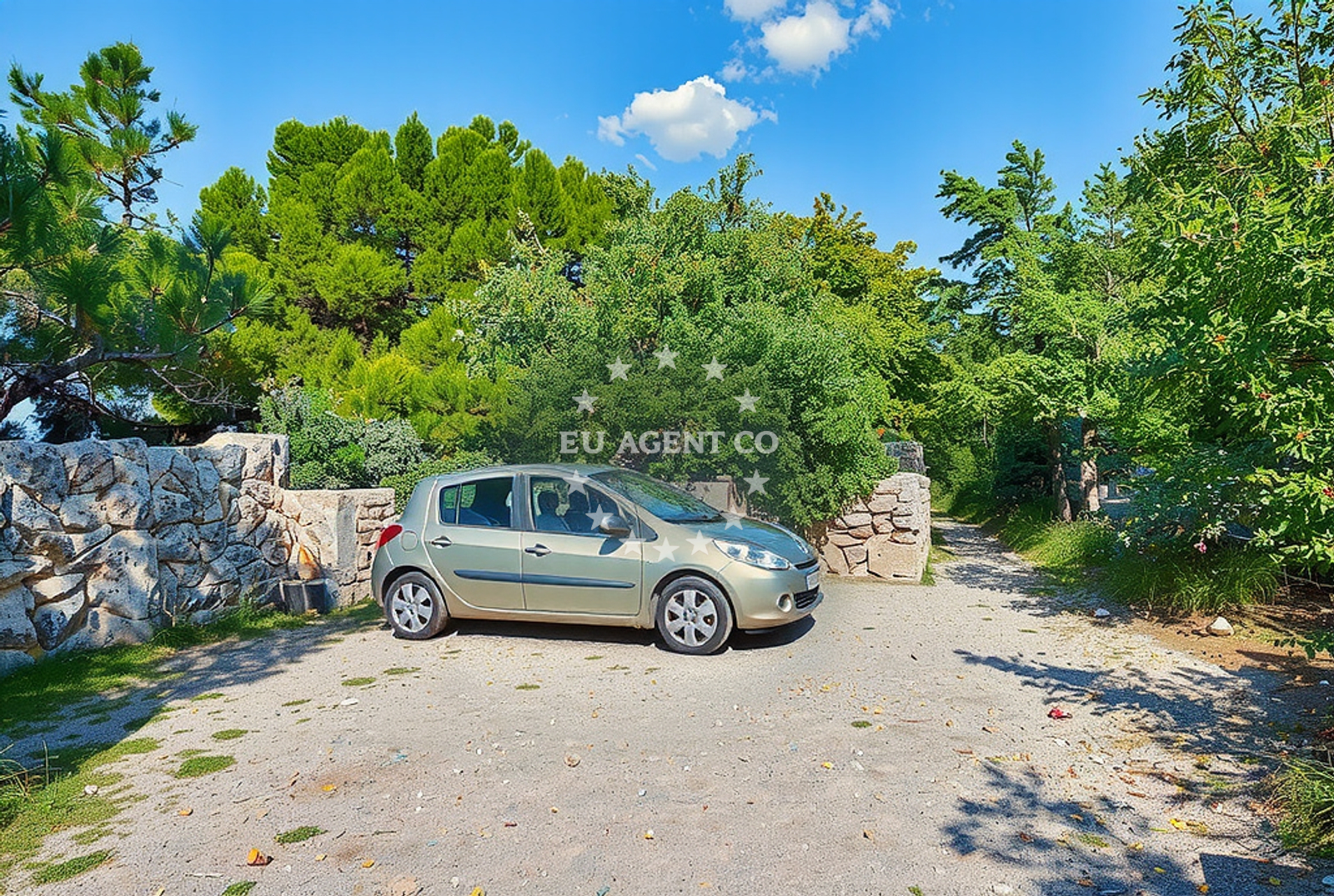 Beach facilities and surroundings at Stinica: beaches and coves (13) in Stinica