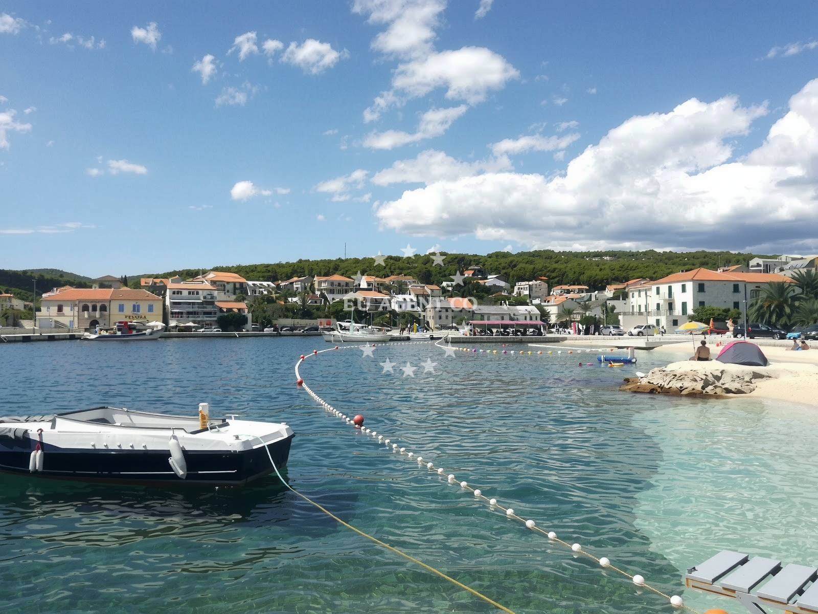 Sea and coastal view of Stipe beach in Ul. Franjevca Leonarda Buljana 2, Sumartin
