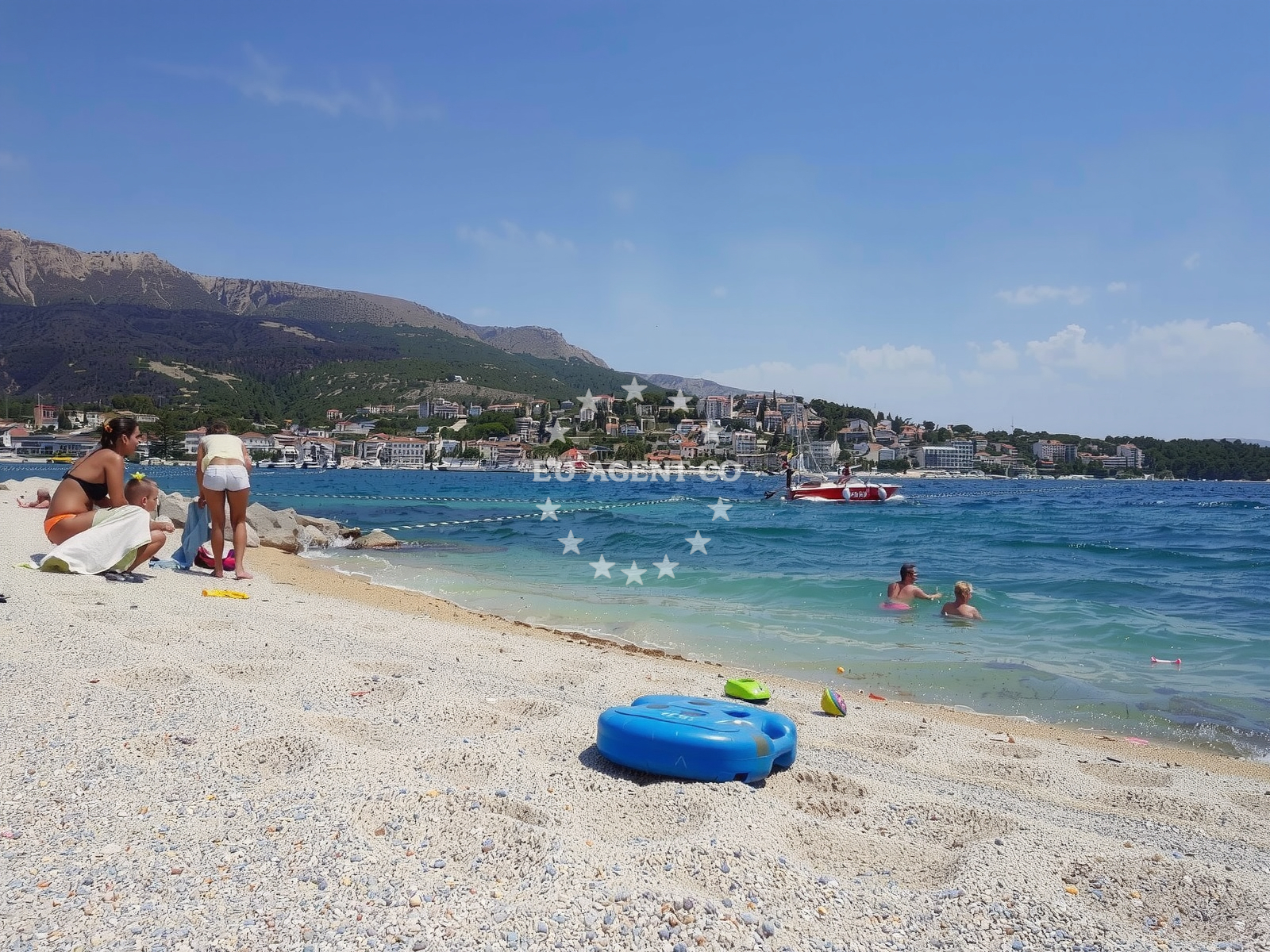 Overview of Stobrec beach in Svetog Lovre 57B, Split