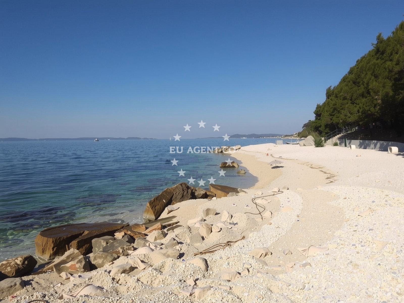 Additional view of Stobrec Jug Beach in Mornarska ulica, Split