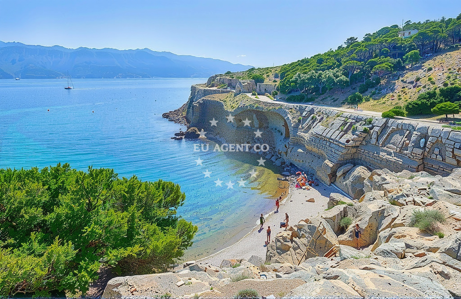 Shoreline and swimming area at Stolac jug, Lopar (Rab) Beach in Stolac jug