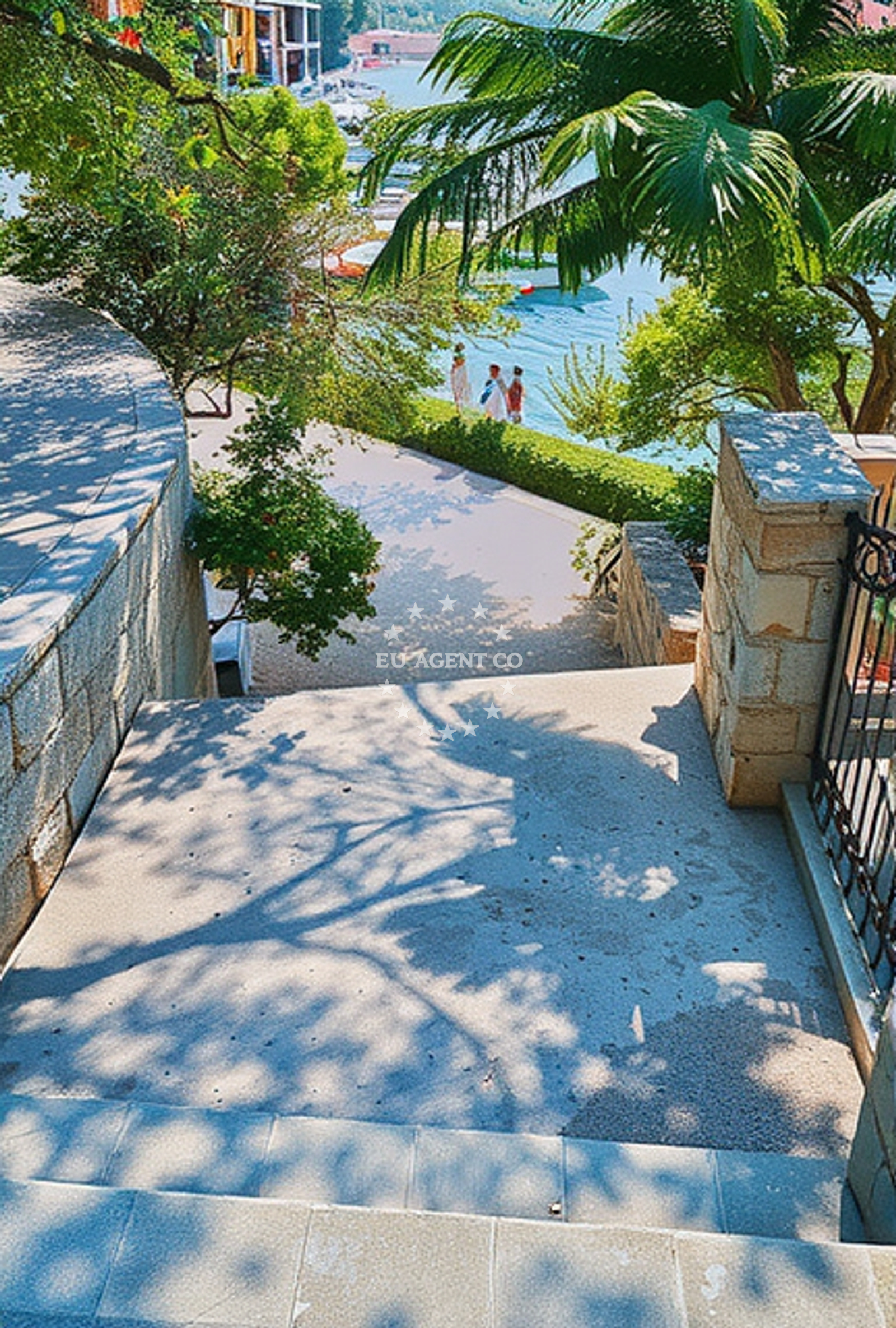 Shoreline and swimming area at Stomarica, Brela Beach in Stomarica