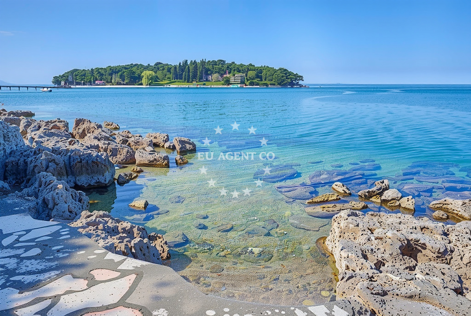 Beach facilities and surroundings at Studena (dog beach), Vrsar Beach in Studena (plaža za pse)