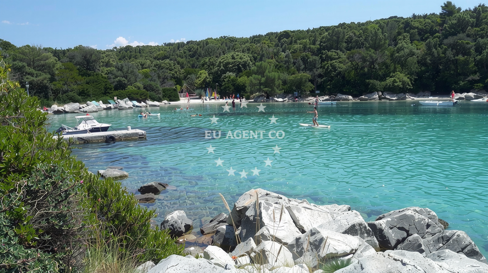 Shoreline and swimming area at Suha Punta beach in Kampor 99, Rab