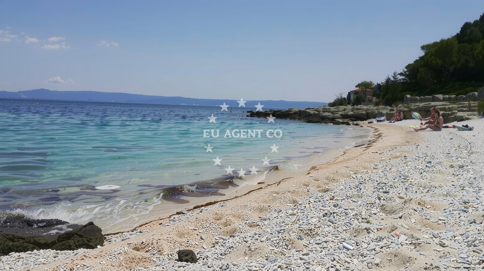 Additional view of Sumartin beach in Put lanterne 10, Sumartin
