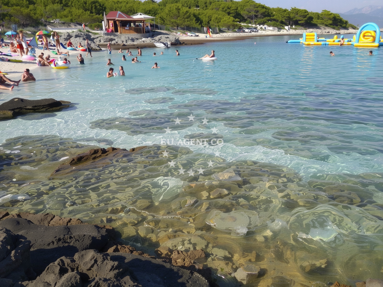 Additional view of Sumartin beach in Put lanterne 10, Sumartin