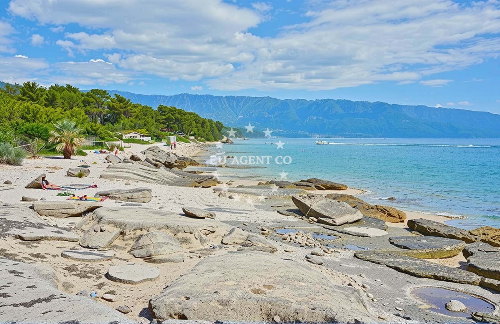 Additional view of Sumartin beach in Put lanterne 10, Sumartin
