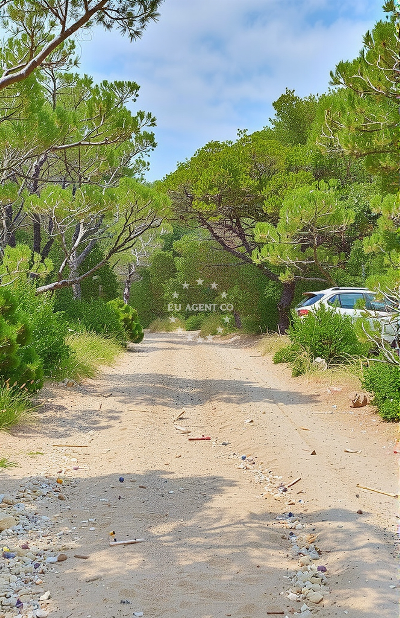 Additional view of Sumartin beach in Put lanterne 10, Sumartin