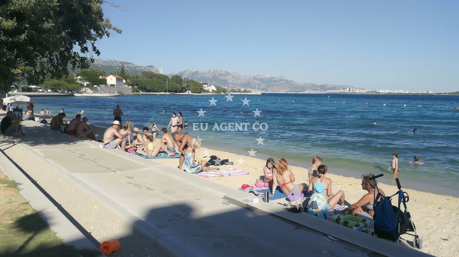 Sea and coastal view of Sumica beach in 14 Šetalište Miljenka i Dobrile, Kaštela