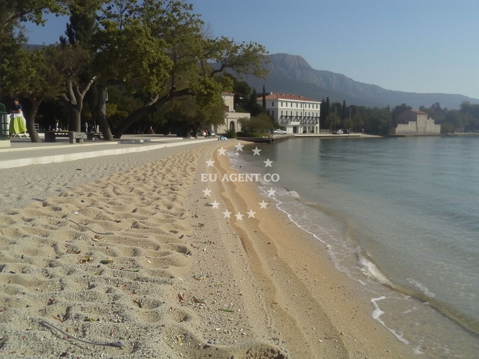 Beach facilities and surroundings at Sumica beach in 14 Šetalište Miljenka i Dobrile, Kaštela