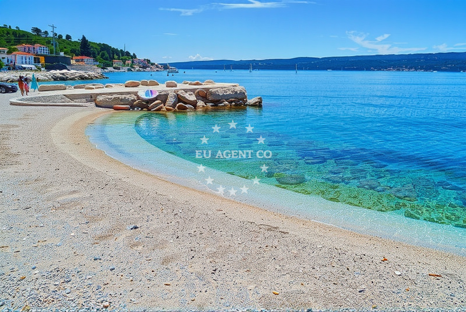 Shoreline and swimming area at Sumpetar zapad, Jesenice Beach in Sumpetar zapad