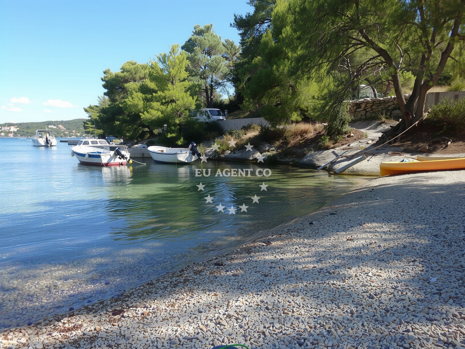Shoreline and swimming area at Sumpjivina beach in , Nečujam