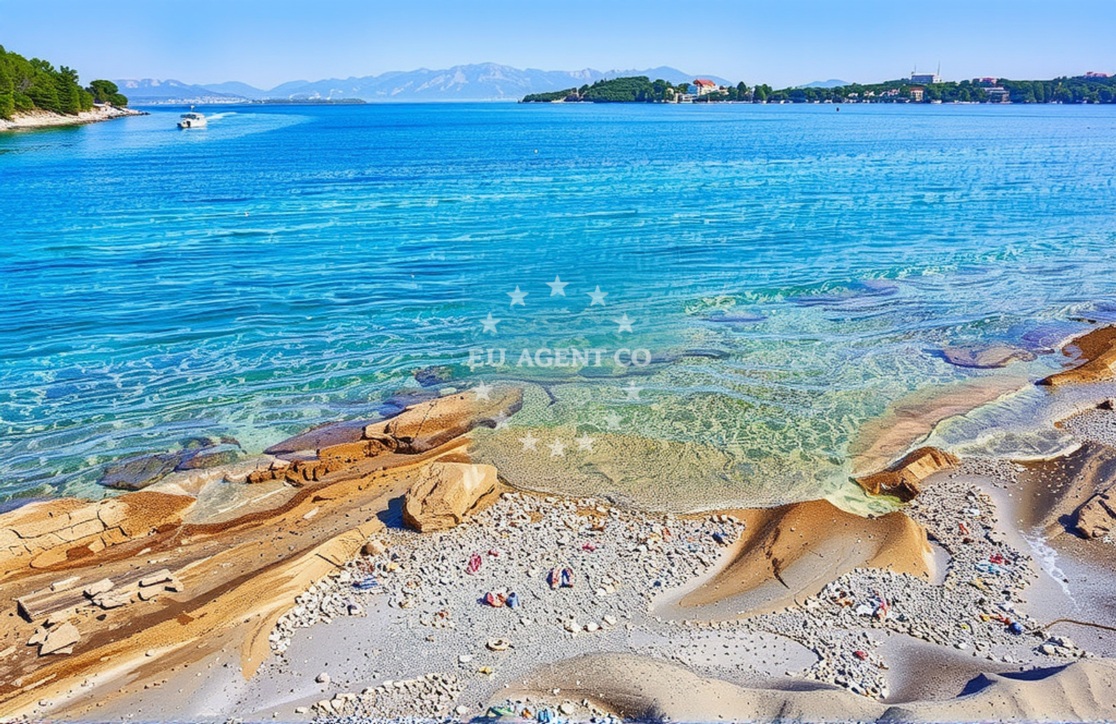 Shoreline and swimming area at Šumpjivina istok, Nečujam (Šolta) Beach in Šumpjivina istok