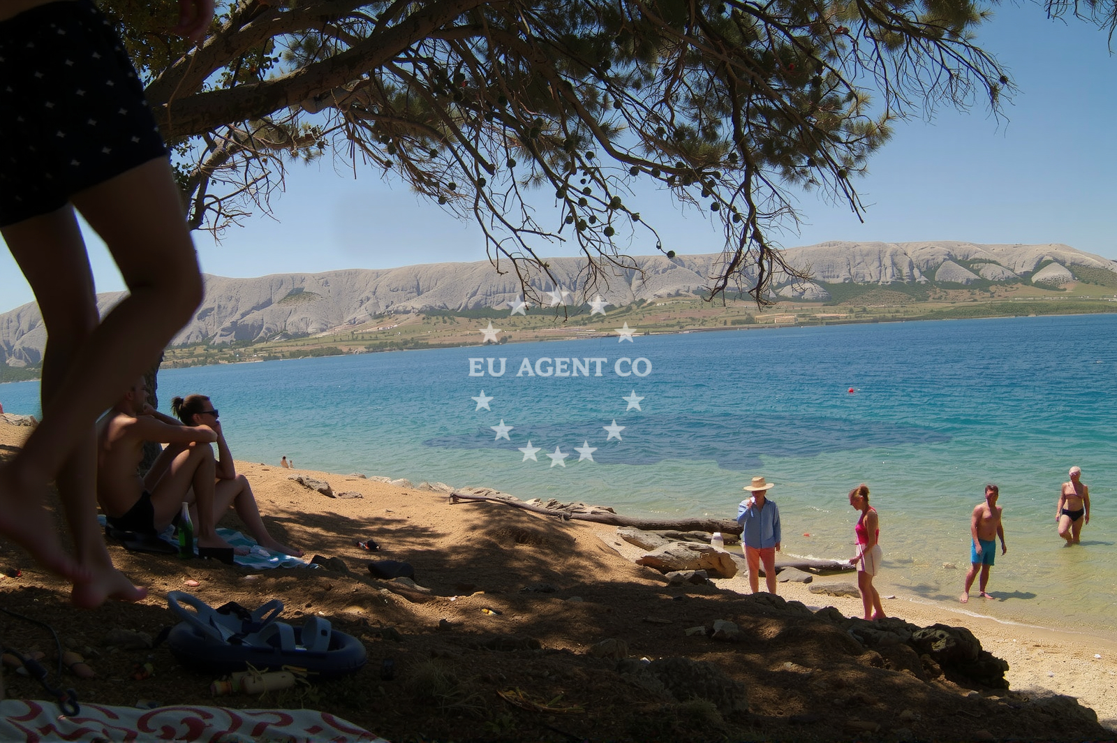 Additional view of Suncana beach in Metajna 110, Metajna