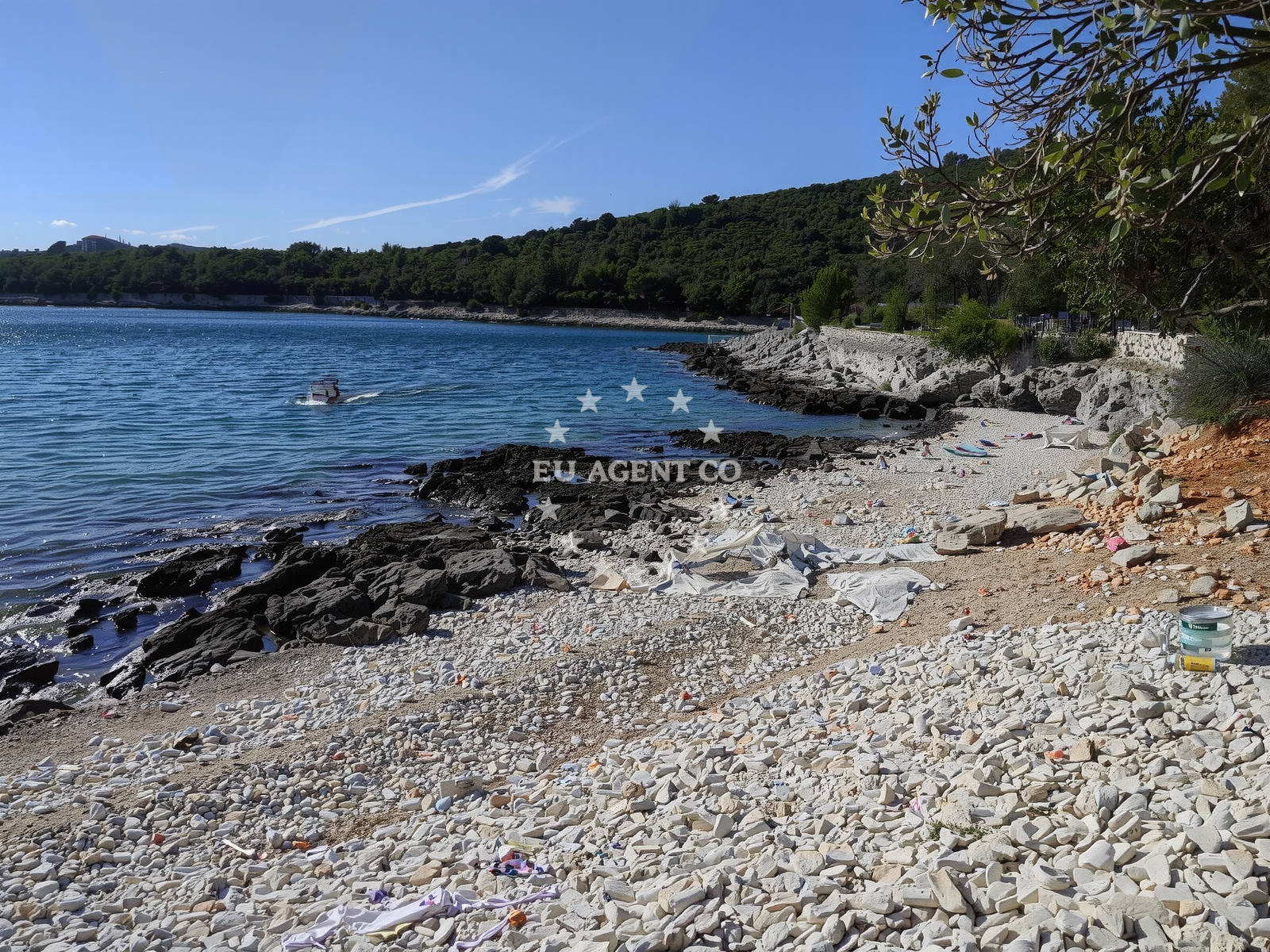 Beach facilities and surroundings at Sunfarni Bucht in Podjavori 42 b, Veli Lošinj