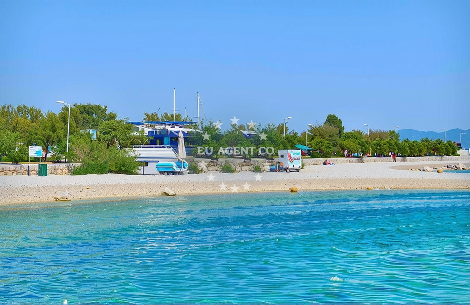 Beach facilities and surroundings at Supetar (Brač): beaches and coves (14) in Supetar (Brač)