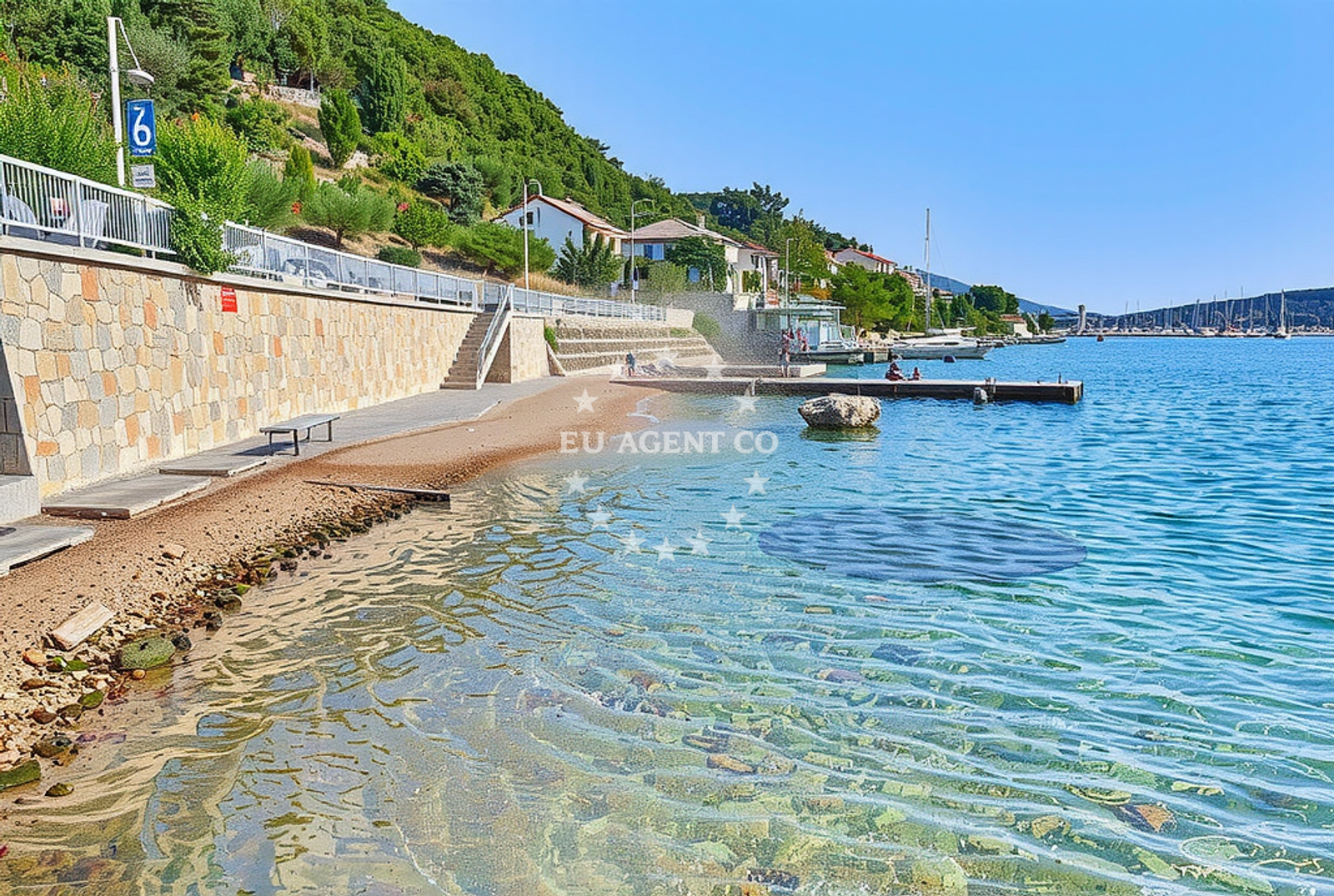Shoreline and swimming area at Supetarska Draga (Rab): beaches and coves (1) in Supetarska Draga (Rab)