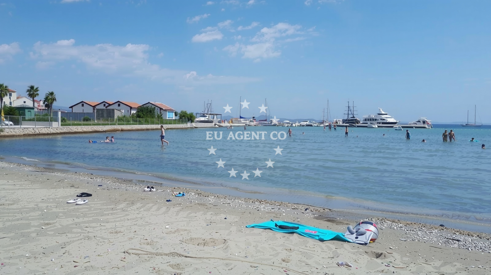 Beach facilities and surroundings at Susak Beach in Susak 301, Susak