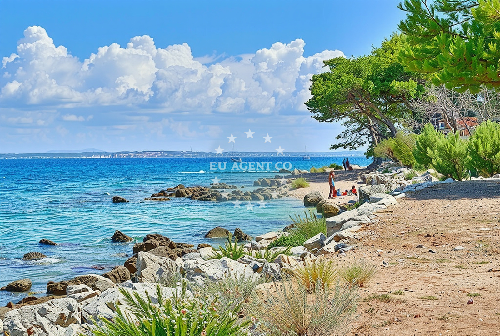 Shoreline and swimming area at Sušica istok, Ugljan (Ugljan) Beach in Sušica istok