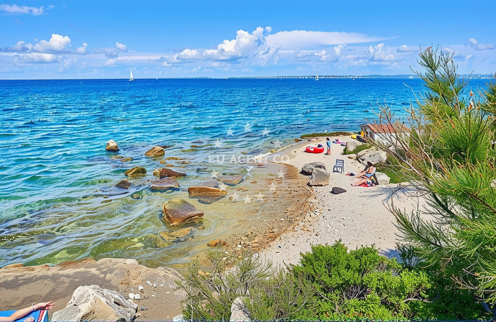 Beach facilities and surroundings at Sušica istok, Ugljan (Ugljan) Beach in Sušica istok