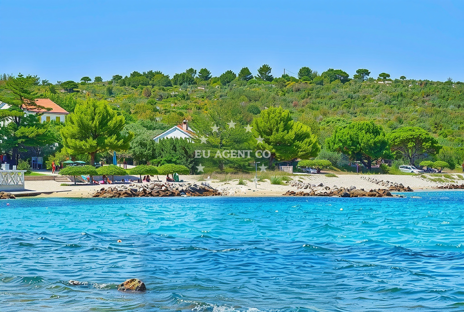 Shoreline and swimming area at Sušica zapad, Ugljan (Ugljan) Beach in Sušica zapad