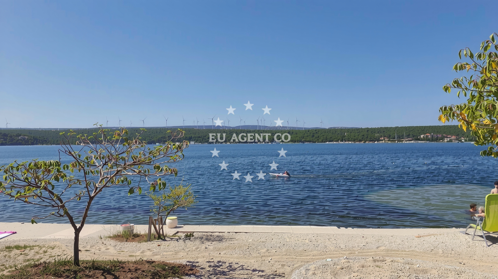 Shoreline and swimming area at Susnjari beach in Orljačka 8 (Kruševo), Obrovac