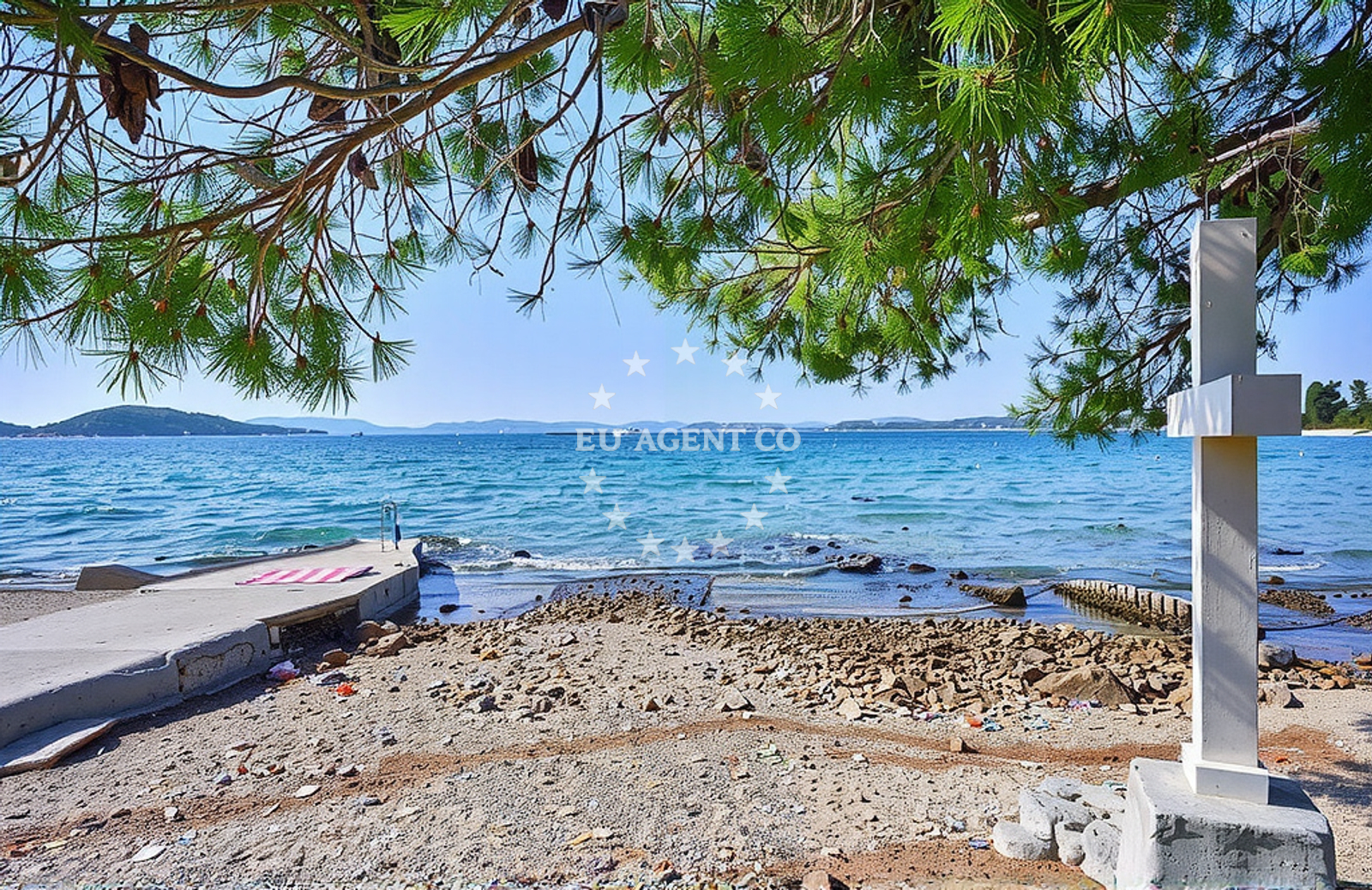 Overview of Šutinova draga, Zlarin (Zlarin) Beach in Šutinova draga