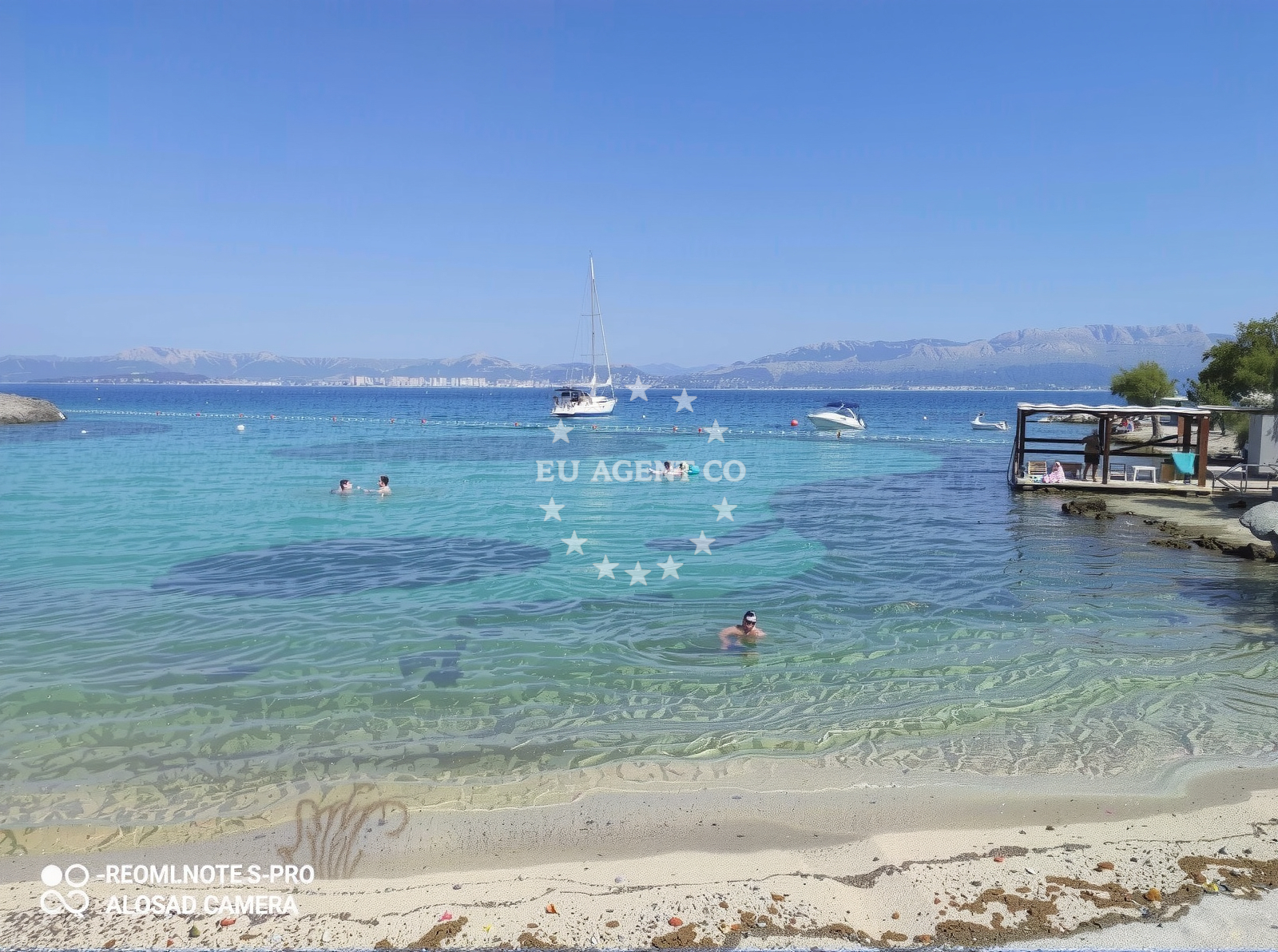 Shoreline and swimming area at Sutivan Beach in Put Bistrice 2, Sutivan