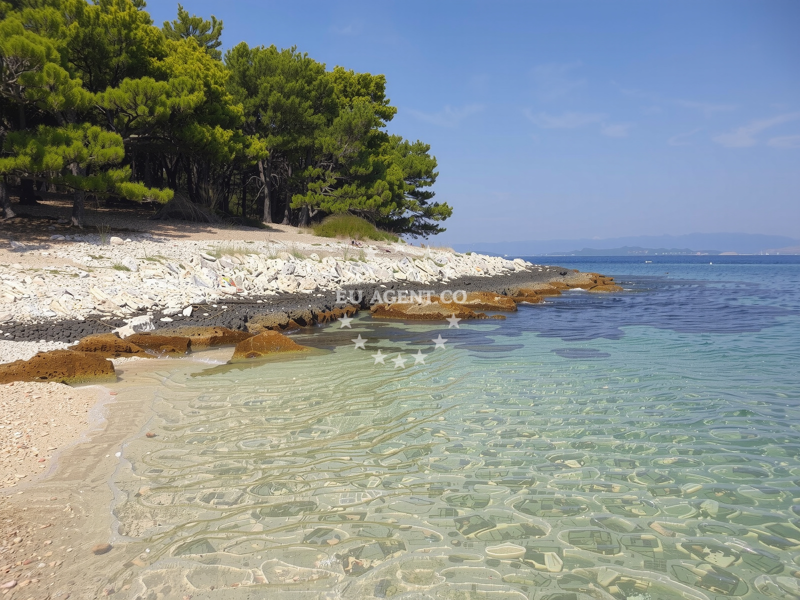 Shoreline and swimming area at Sutivan II beach in Braće Ivanović Valerijev 17, Sutivan