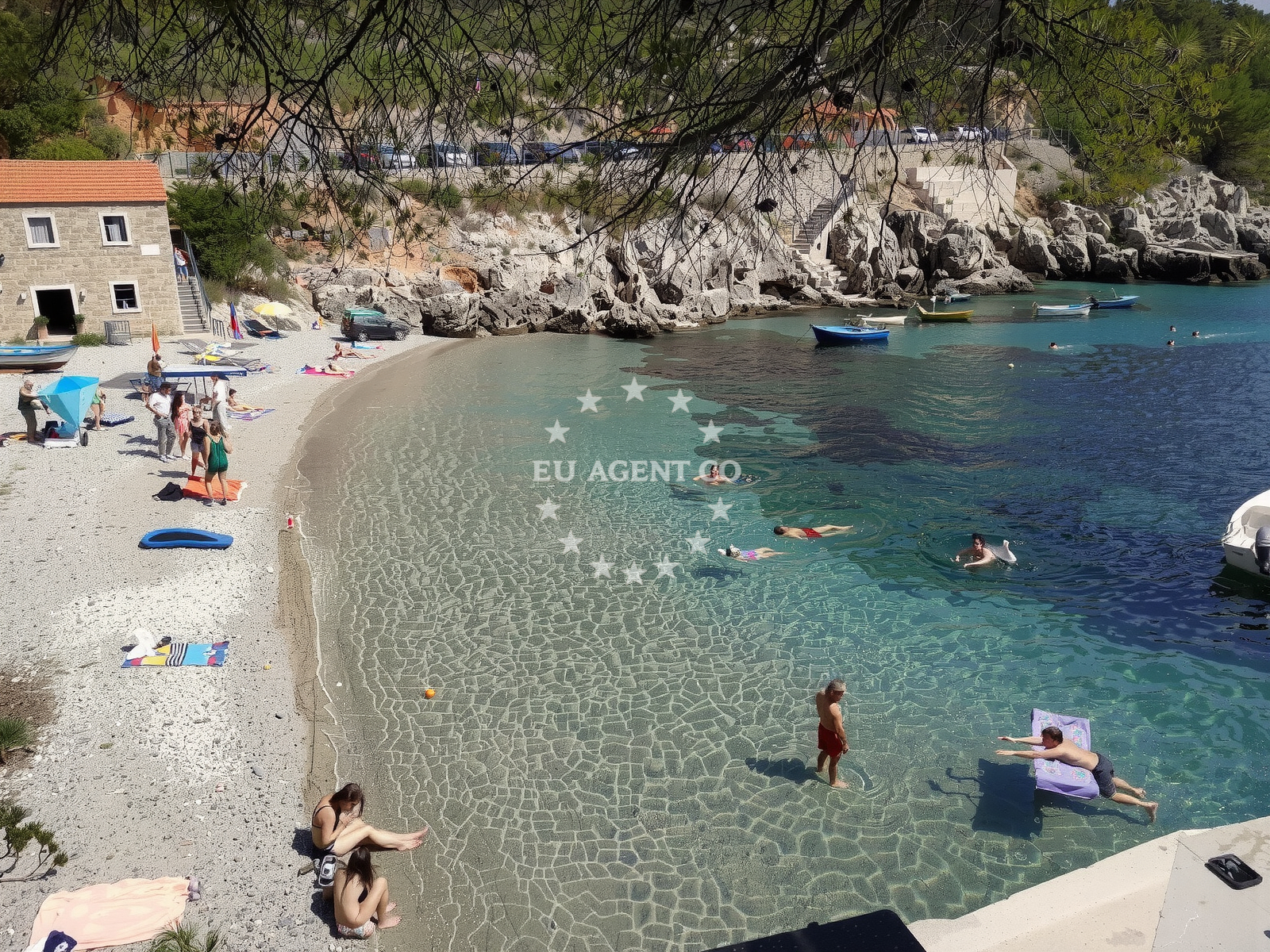 Shoreline and swimming area at Sutmiljhoska beach in Sutmiholjska, Babino Polje