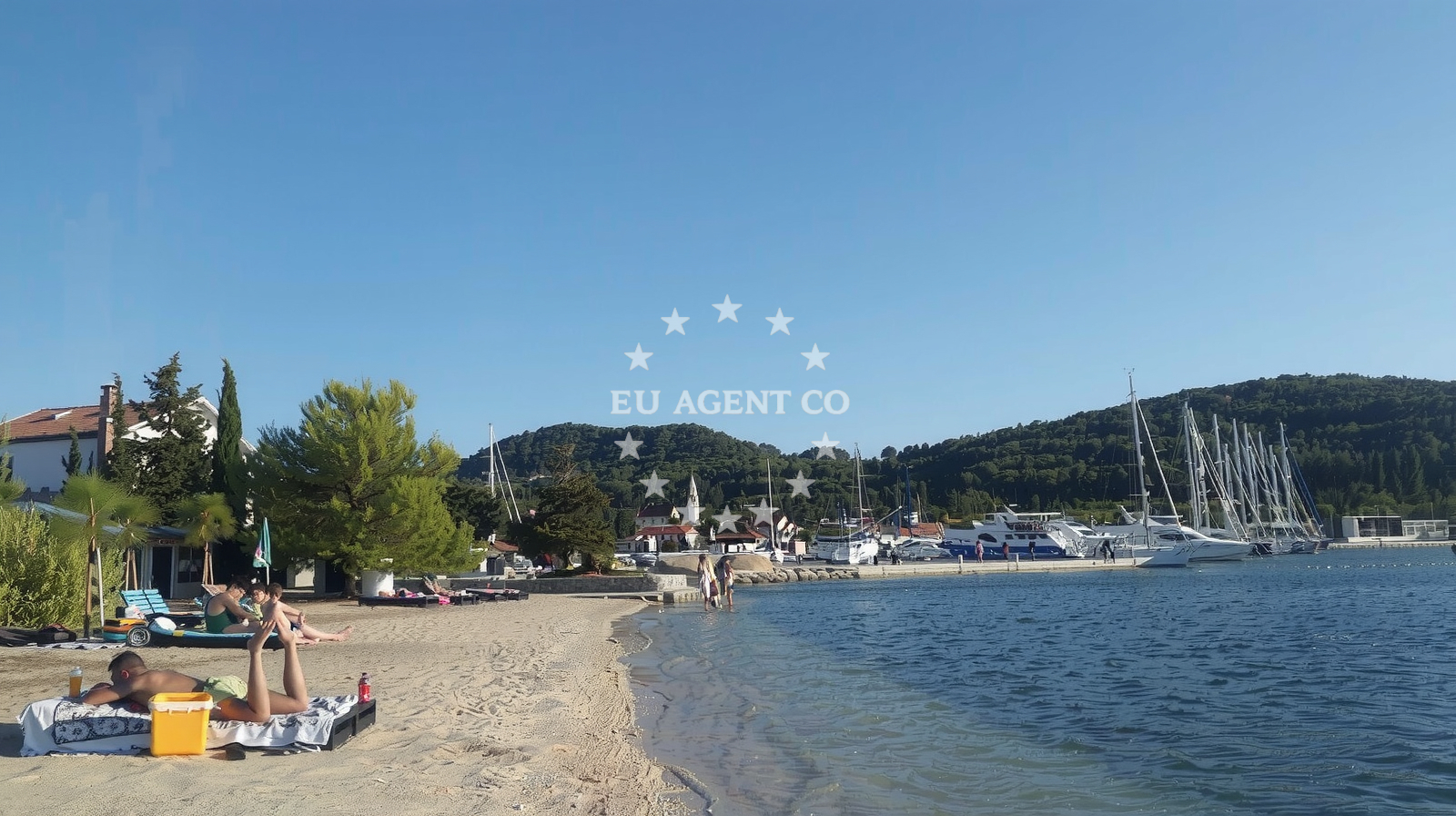 Additional view of Sutomiscica beach in Pantalonov prilaz 9, Poljana