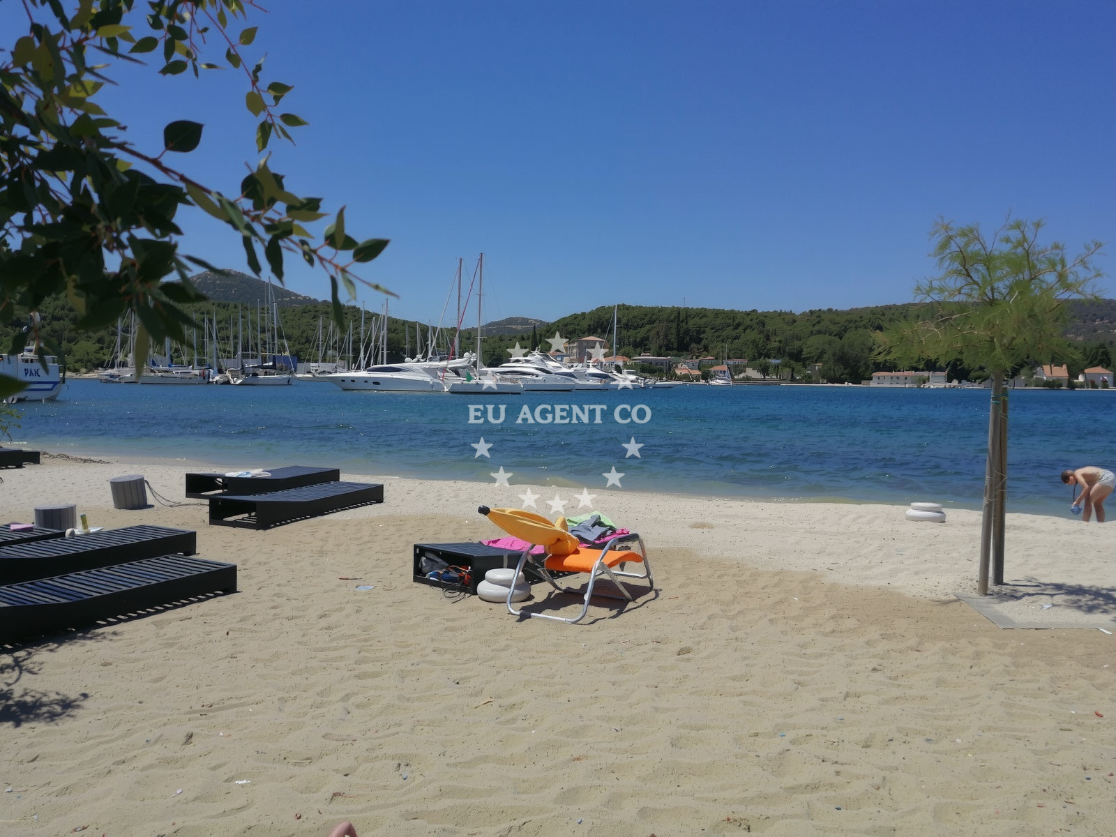 Additional view of Sutomiscica beach in Pantalonov prilaz 9, Poljana