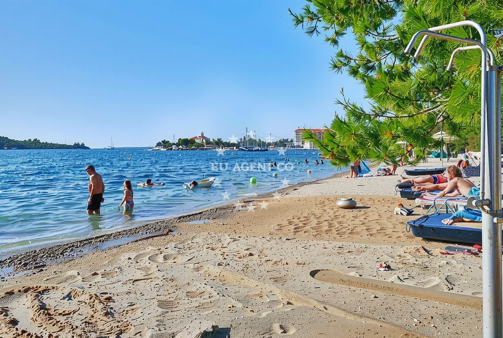 Additional view of Sutomiscica beach in Pantalonov prilaz 9, Poljana