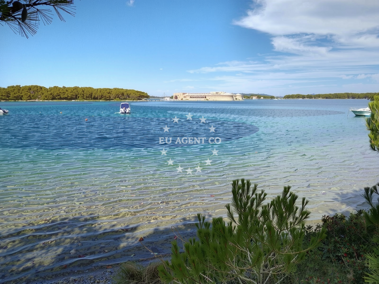 Beach facilities and surroundings at Sv. Nikola beach in Žrtava Fašističkog Terora 11, Šibenik