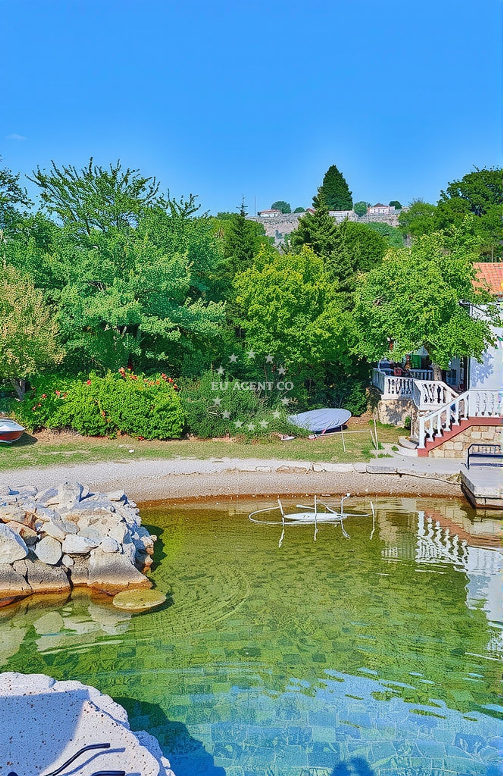 Shoreline and swimming area at Sveta Jelena, Cesarica Beach in Sveta Jelena