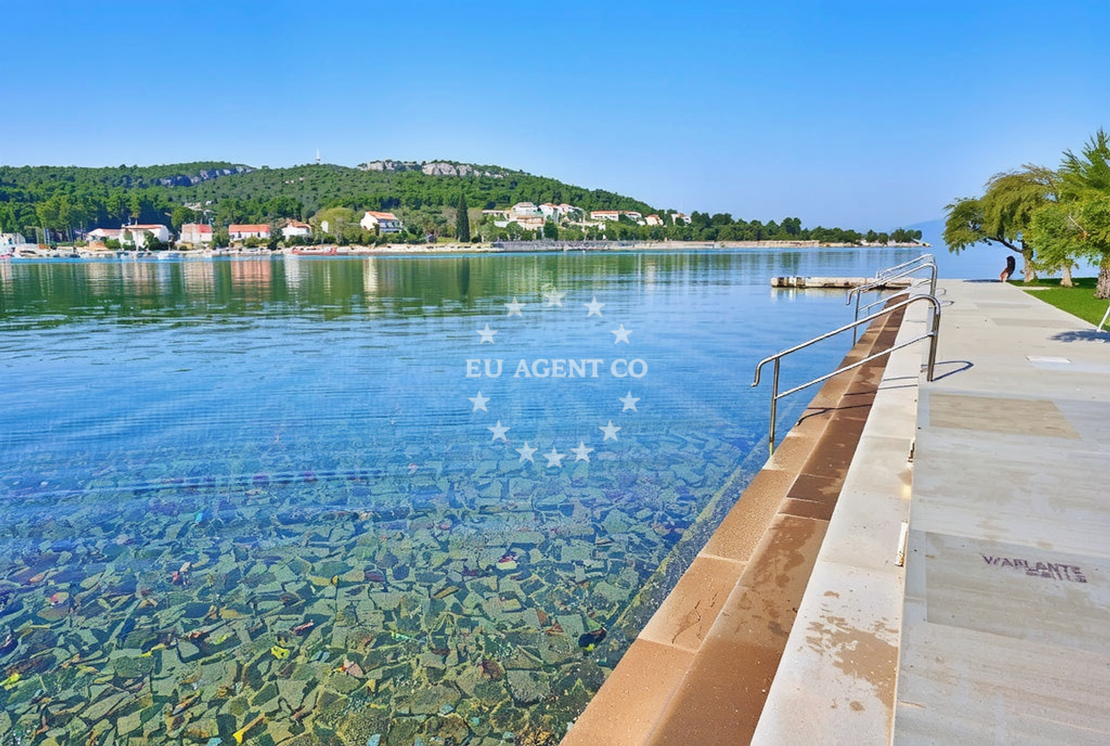 Shoreline and swimming area at Sveti Grgur, Sutomišćica (Ugljan) Beach in Sveti Grgur