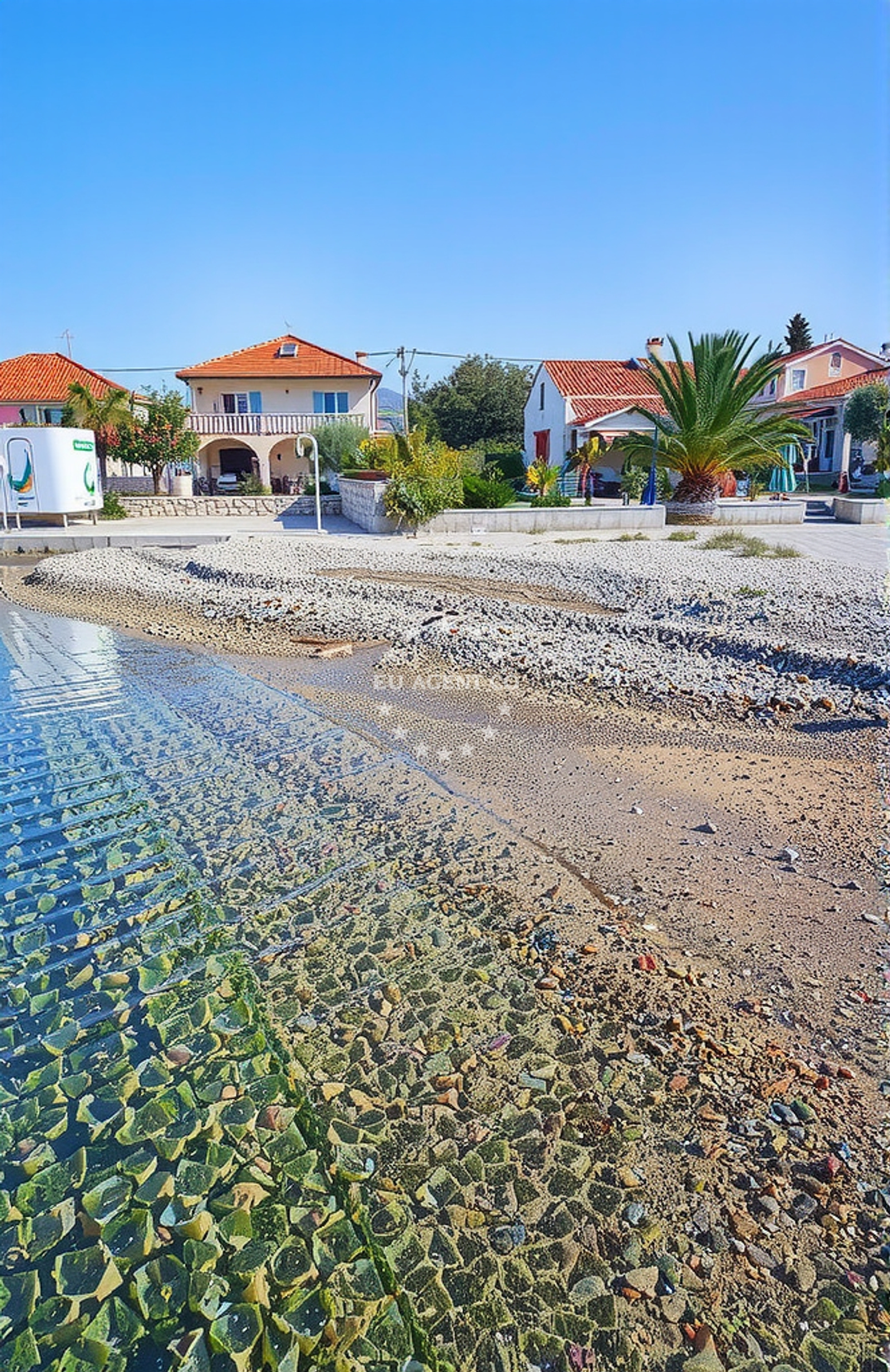 Beach facilities and surroundings at Sveti Grgur, Sutomišćica (Ugljan) Beach in Sveti Grgur