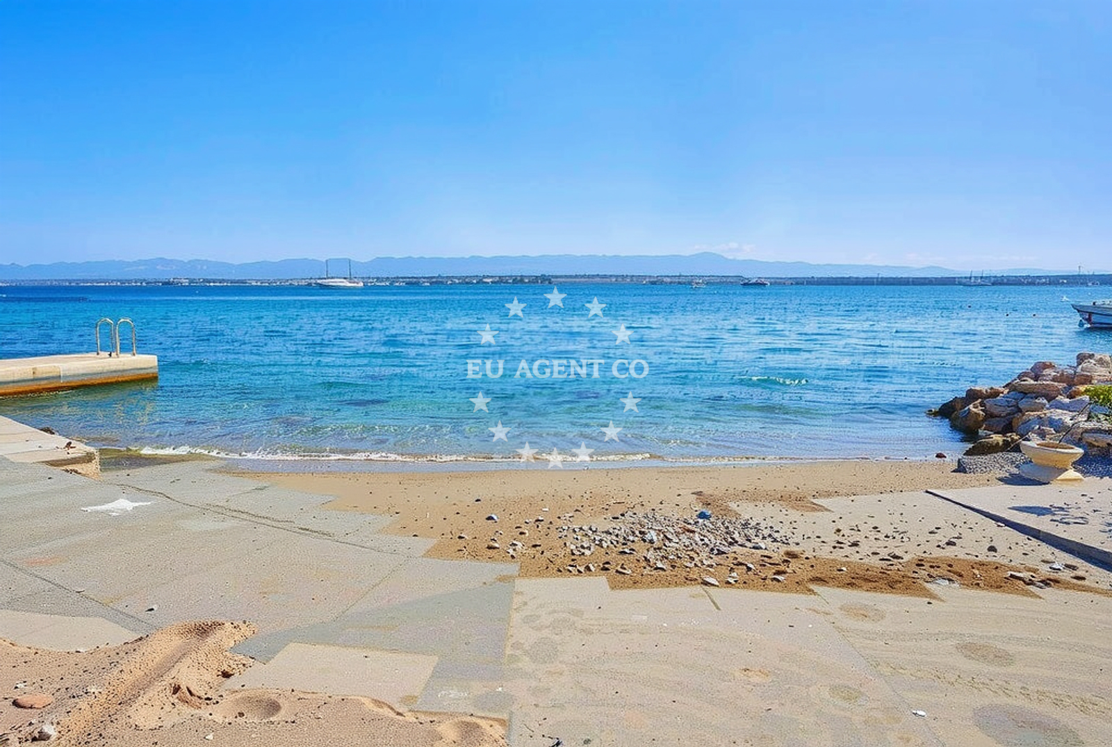 Beach facilities and surroundings at Sveti Ivan, Preko (Ugljan) Beach in Sveti Ivan