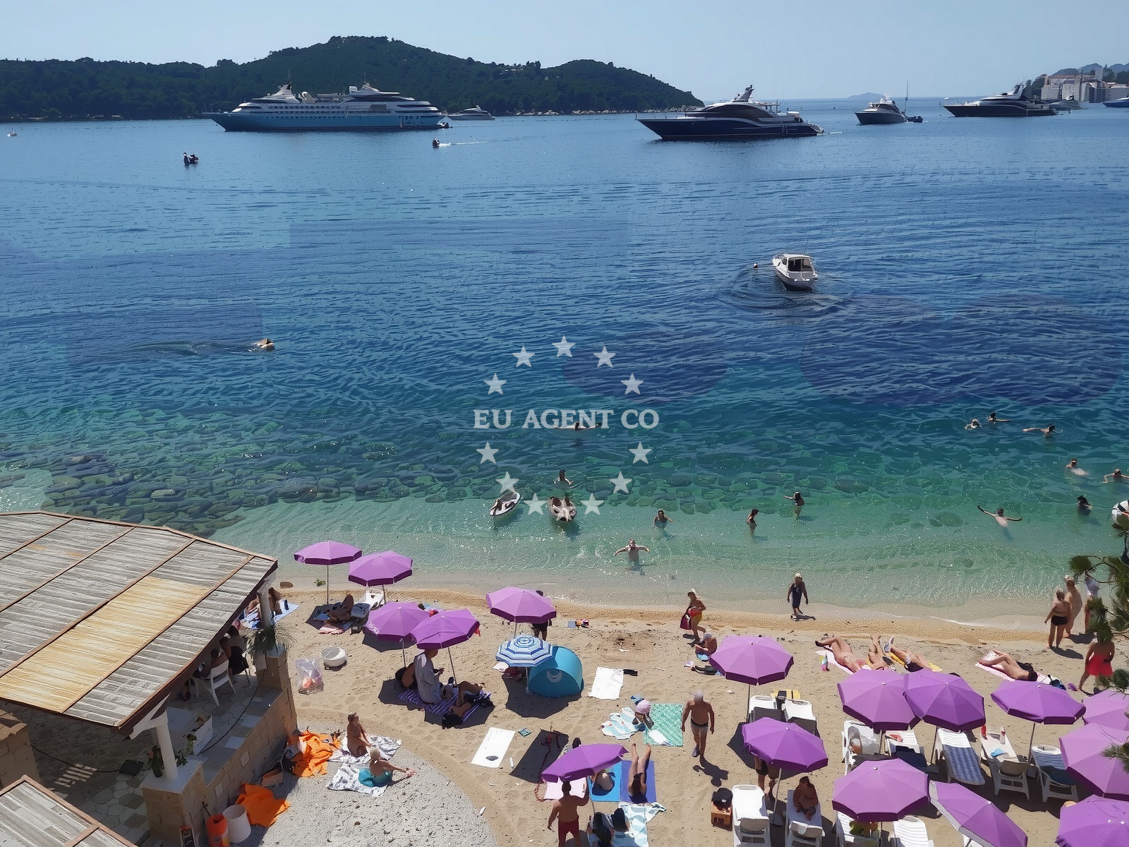 Beach facilities and surroundings at Sveti Jakov beach in Vlaha Bukovca 37, Dubrovnik