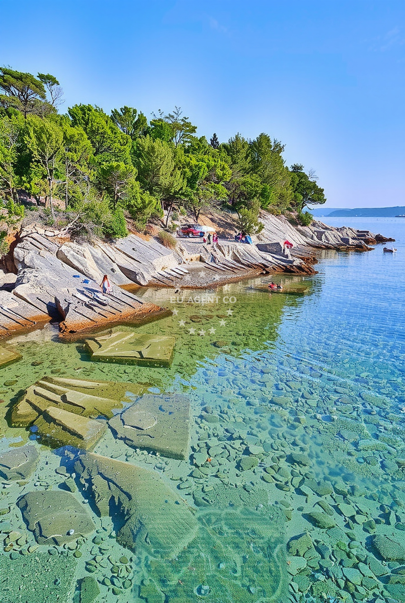 Beach facilities and surroundings at Sveti Jakov (Lošinj): beaches and coves (5) in Sveti Jakov (Lošinj)