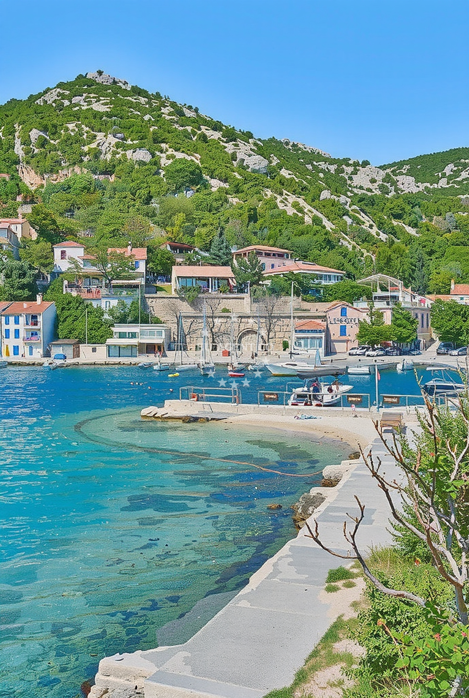 Beach facilities and surroundings at Sveti Jakov sjever, Starigrad (Senj) Beach in Sveti Jakov sjever