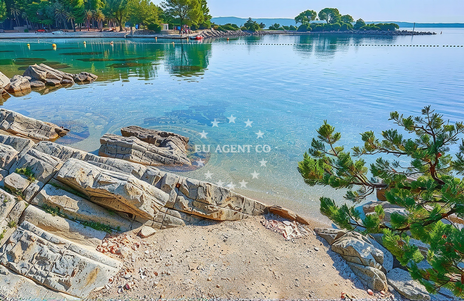 Shoreline and swimming area at Sveti Jakov sjever, Sveti Jakov (Lošinj) Beach in Sveti Jakov sjever