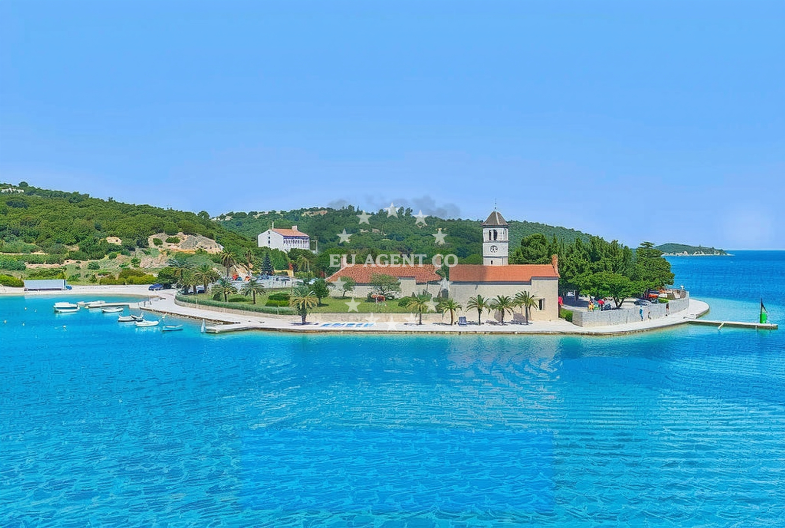 Shoreline and swimming area at Sveti Jerolim, Vis (Vis) Beach in Sveti Jerolim