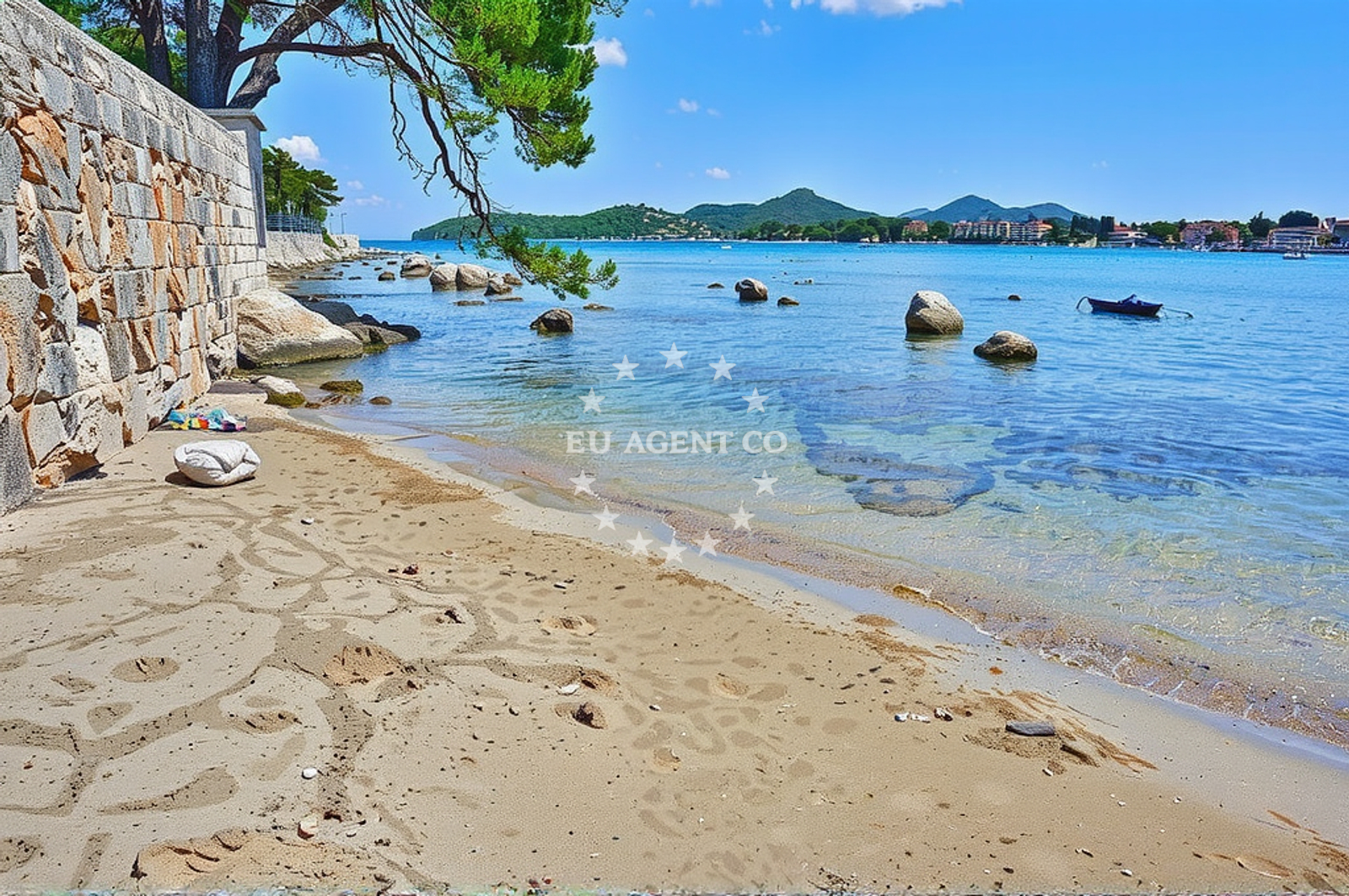 Shoreline and swimming area at Sveti Jeronim jug, Ugljan (Ugljan) Beach in Sveti Jeronim jug