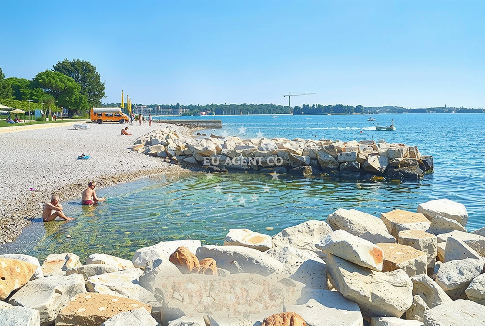 Beach facilities and surroundings at Sveti Martin, Poreč Beach.net in Sveti Martin