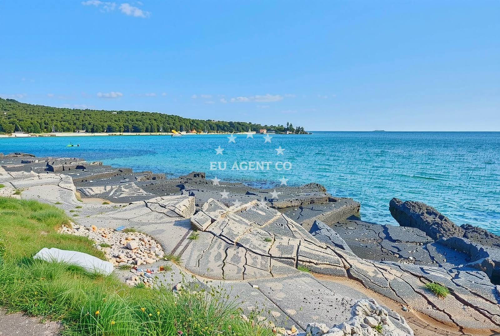 Shoreline and swimming area at Sveti Pavao (dog beach), Bale Beach.net in Sveti Pavao (plaža za pse)