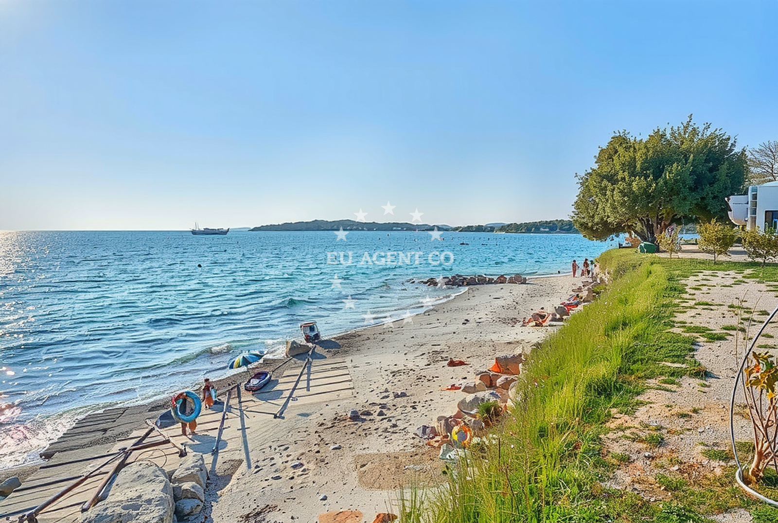 Shoreline and swimming area at Sveti Pavao jug, Bale Beach.net in Sveti Pavao jug
