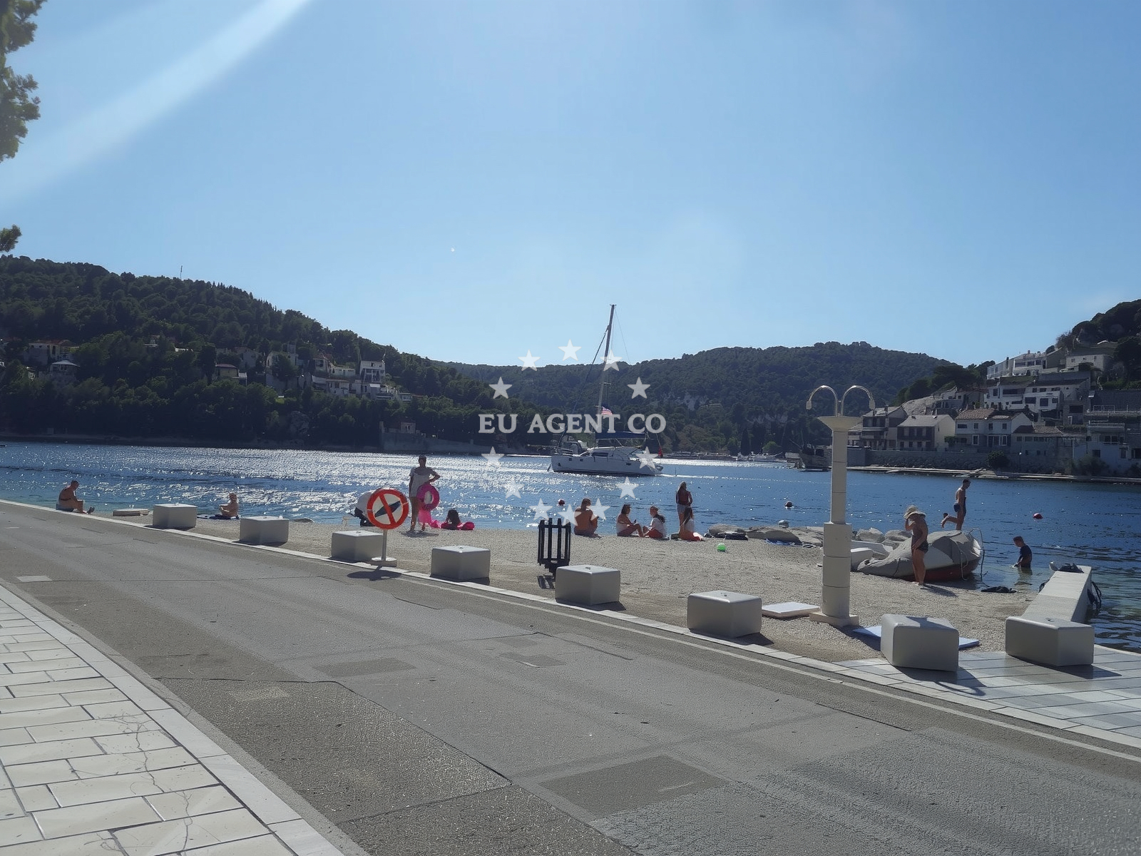 Additional view of Sveti Rok Beach in Ul. Andrije Alešija 8, Pučišća